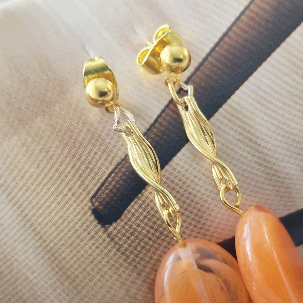 Vibrant Gold Tone Orange Amber Acrylic Bead Droplet Earrings Light Minimalist - Picture 6 of 7
